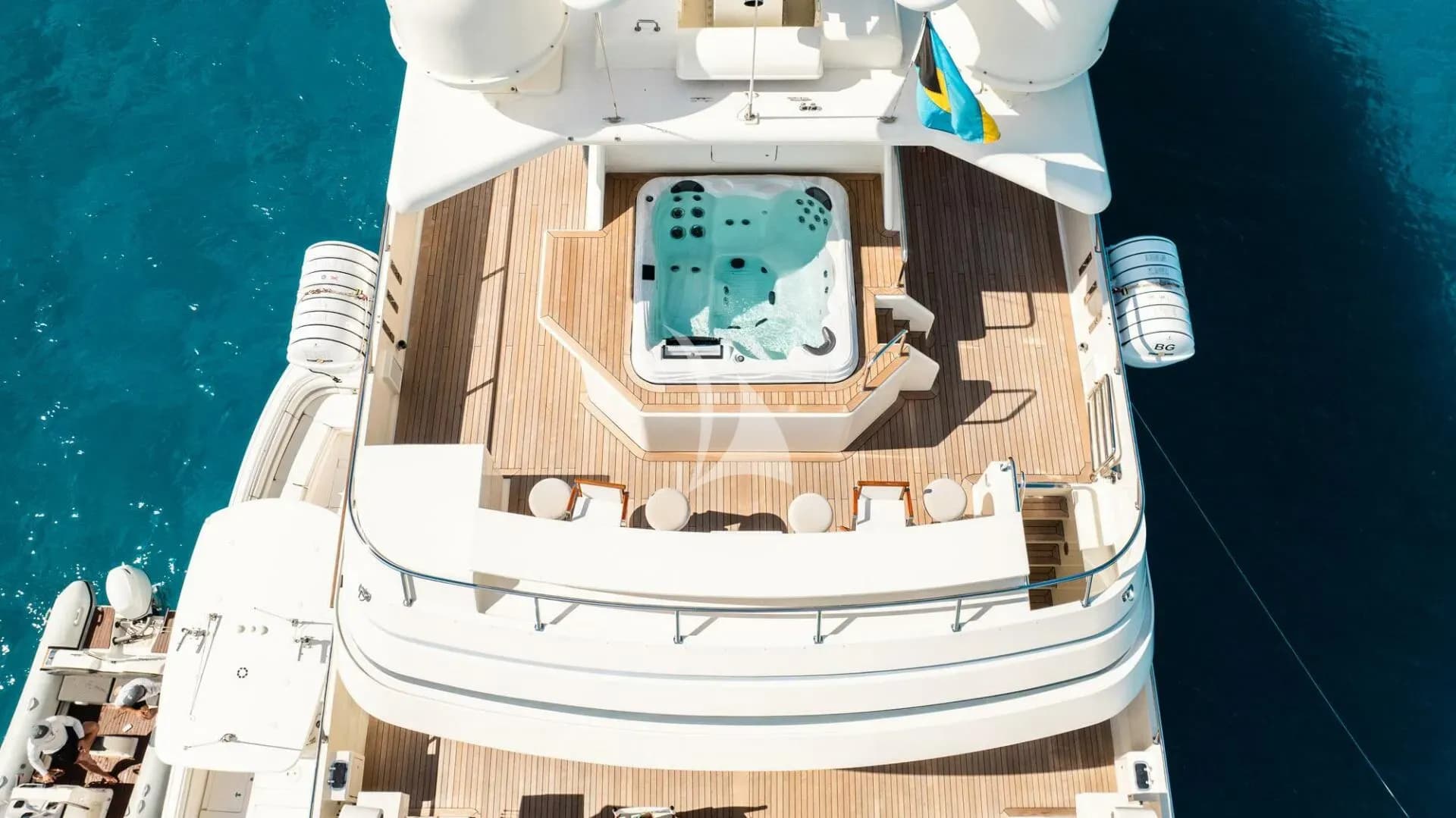 Deck Jacuzzi