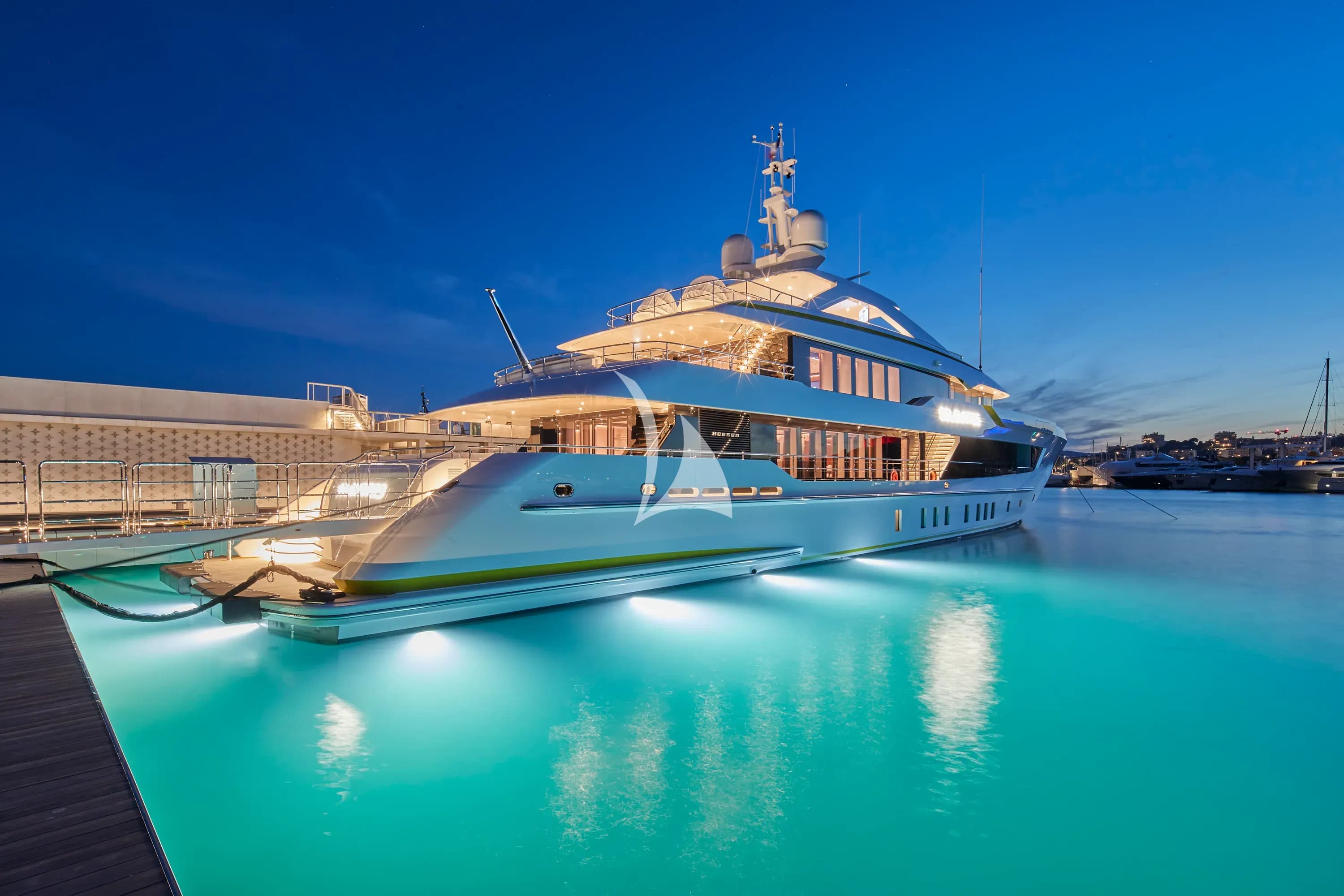 Starboard aft view