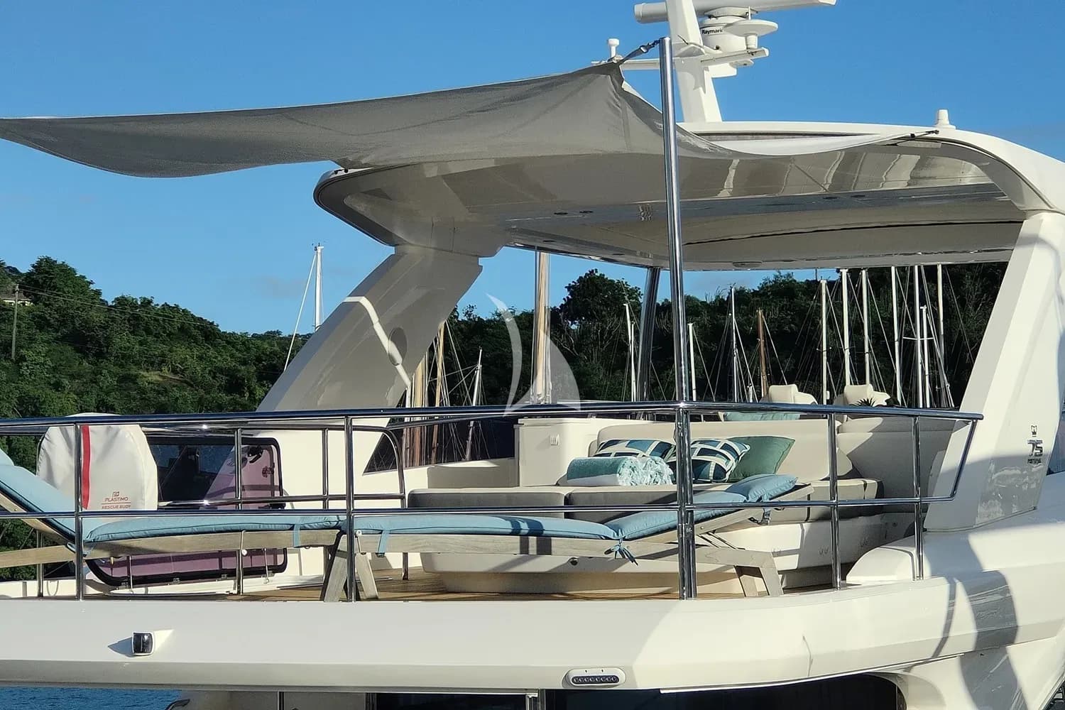 SORANA - flybridge - copyright Ines Aramburo