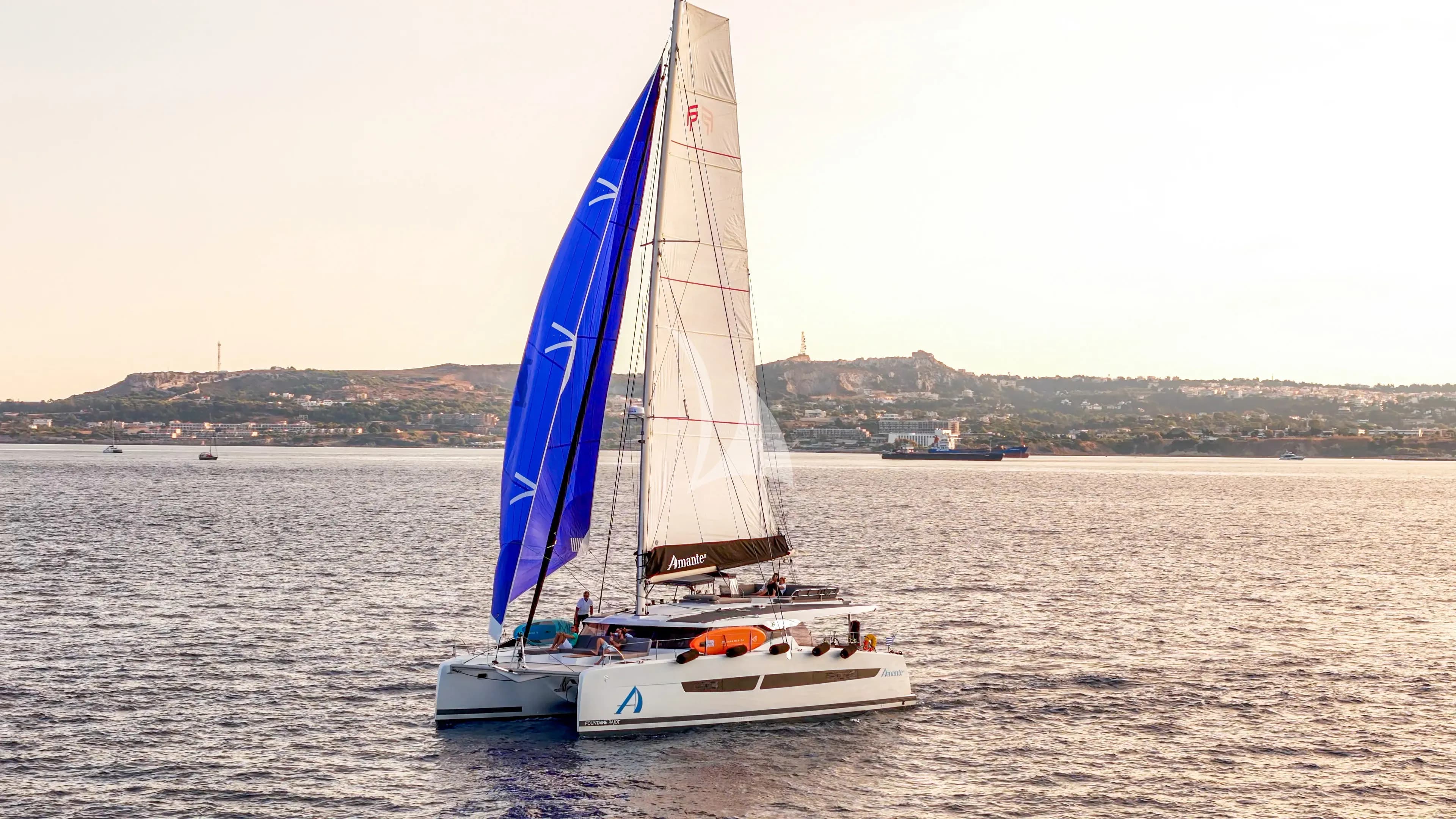 Amante sailing