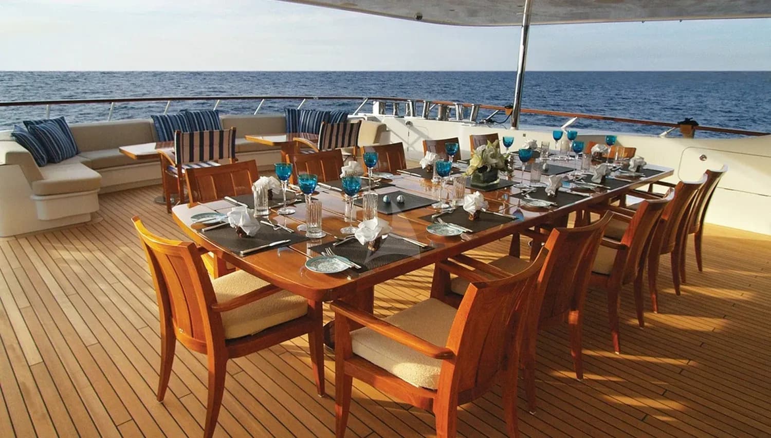 Main Deck Dining